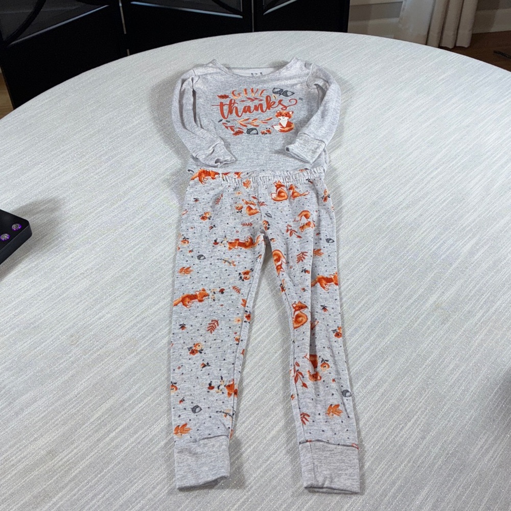 Fall thanksgiving adorable fox print size 4T pajama set EUC